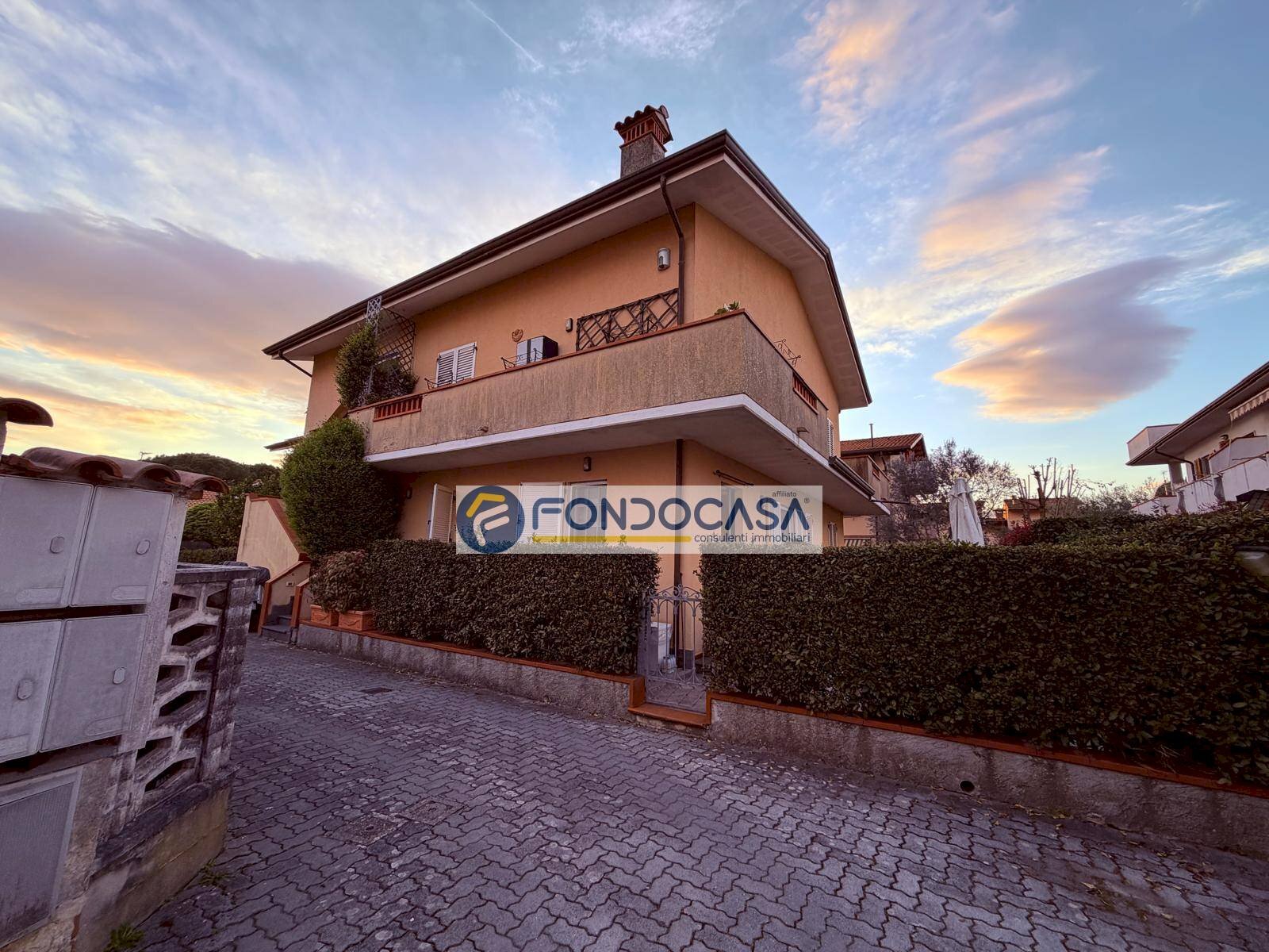 Foto 2 - Villa a Schiera via pietro pellegrini
 
13, Massa - foto 2