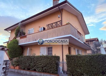 Foto 4 - Villa a Schiera via pietro pellegrini
 
13, Massa - foto 4