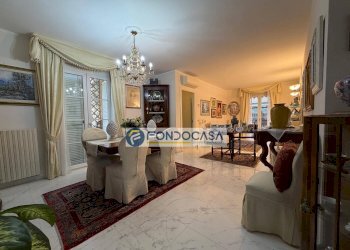 sala da pranzo - Villa a Schiera via pietro pellegrini
 
13, Massa - foto 20