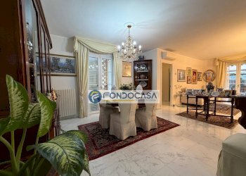 sala da pranzo - Villa a Schiera via pietro pellegrini
 
13, Massa - foto 22