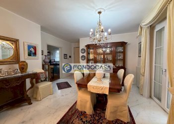 sala da pranzo - Villa a Schiera via pietro pellegrini
 
13, Massa - foto 23
