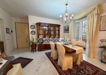 sala da pranzo - Villa a Schiera via pietro pellegrini
 
13, Massa - foto 29