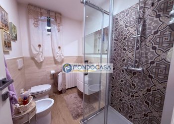 bagno - Villa a Schiera via pietro pellegrini
 
13, Massa - foto 33