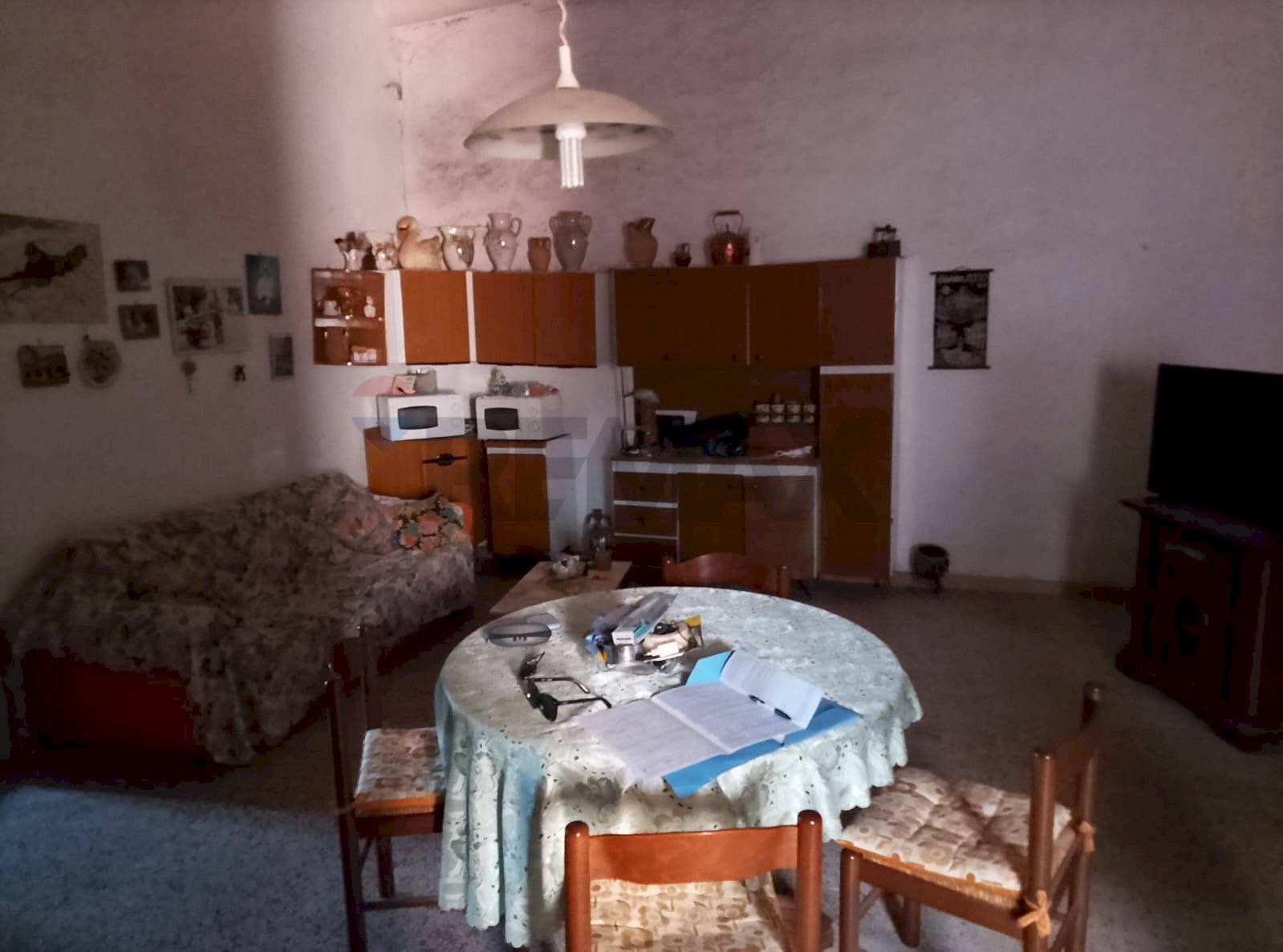 Sala da pranzo - Casa indipendente via scansati
 
17, Sessa Aurunca - foto 2