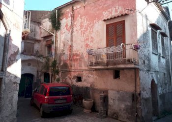 Edificio all\'aperto - Casa indipendente via scansati
 
17, Sessa Aurunca - foto 9