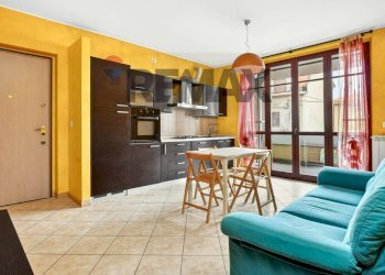 Sala da pranzo - Bilocale Via Parini
 
8, Gerenzano - foto 7