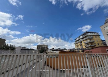 Balcone - Two-room apartment VIA CONTE DI CARMAGNOLA
 
49, Roma - photo 23