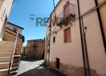 Edificio all\'aperto - Semi-detached house Via Umberto I
 
125-129, Torella del Sannio - photo 30