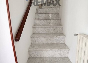 Scale - Semi-detached house Via Umberto I
 
125-129, Torella del Sannio - photo 10