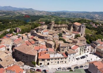 Edificio all\'aperto - Casa semi indipendente Via Umberto I
 
125-129, Torella del Sannio - foto 30