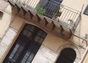 Edificio all\'aperto - Casa indipendente Via Marco MInghetti
 
66-68, San Giuseppe Jato - foto 1