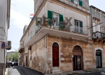 Edificio all\'aperto - Casa semi indipendente Francesco De Sanctis
 
59, Ostuni - foto 1