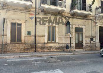 Edificio all\'aperto - Commercial Activity Bitonto
 
95, Giovinazzo - photo 4