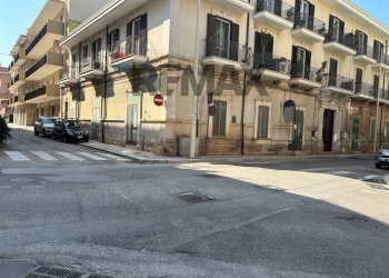 Edificio all\'aperto - Commercial Activity Bitonto
 
95, Giovinazzo - photo 5