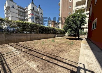 Edificio all\'aperto - Villa Via Martiri di Via Fani
 
7, Montesilvano - foto 39