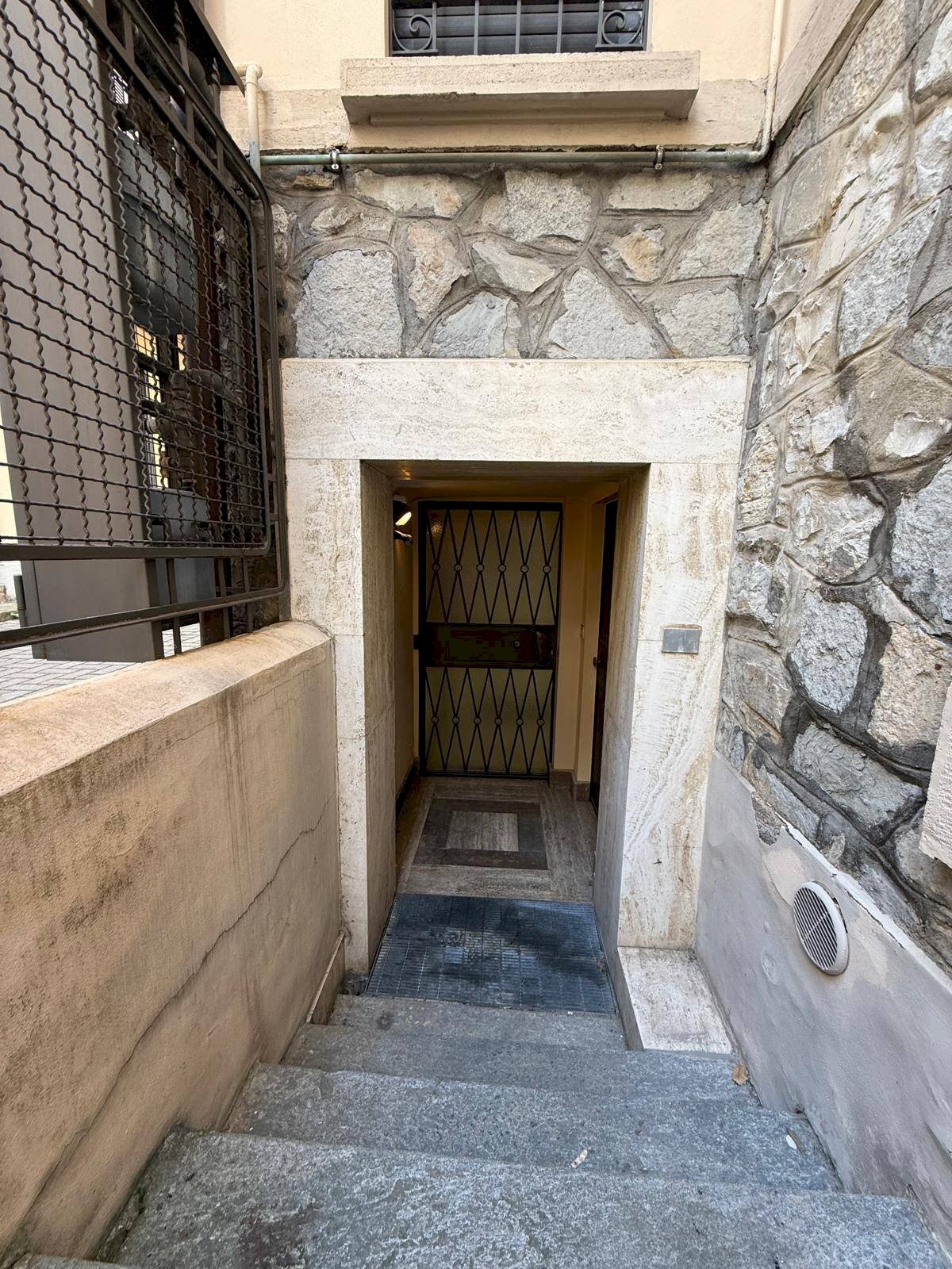 Foto 2 - Office Via Donizetti
 
17, Varese - photo 2