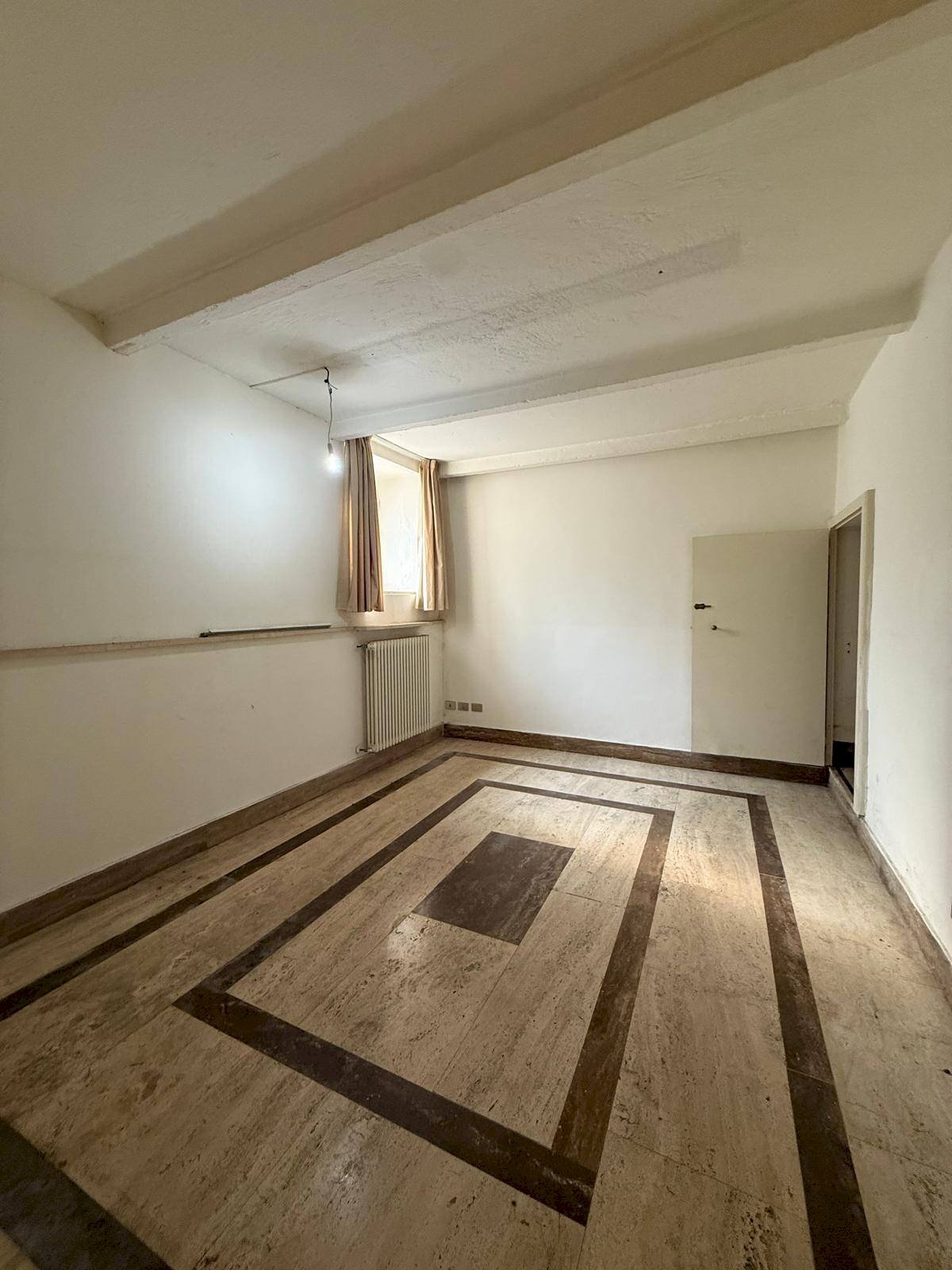 Foto 1 - Office Via Donizetti
 
17, Varese - photo 1