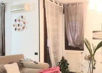 Salone - Four-room apartment via Bologna, Mirandola - photo 3