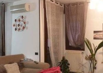 Salone - Four-room apartment via Bologna, Mirandola - photo 16