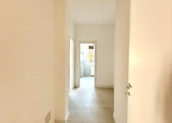 Corridoio - Two-room apartment via Gian Battista Cipani, Brescia - photo 45