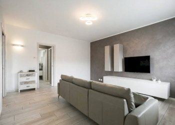 Salone - Trilocale via del Molino, Carobbio degli Angeli - foto 2