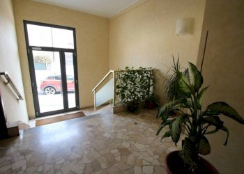 Interno palazzo - Bilocale via Enrico Toti, Bergamo - foto 13