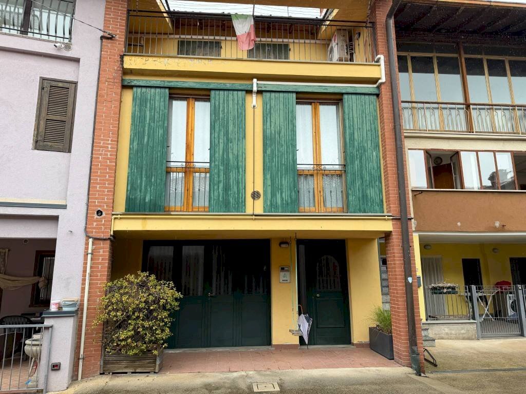 Facciata - Casa indipendente Spirano - foto 1