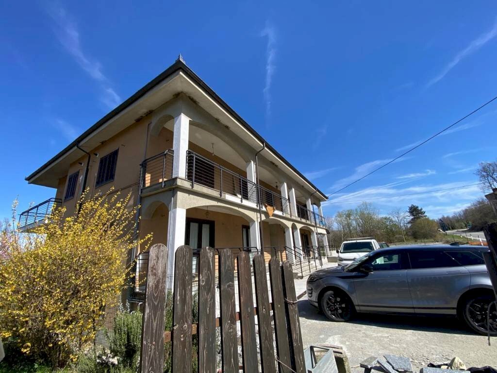 Facciata - Negozio via San Michele, 7, Niella Tanaro - foto 3