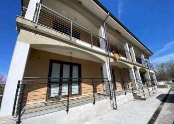 Facciata - Negozio via San Michele, 7, Niella Tanaro - foto 4