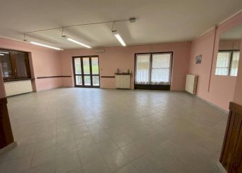 Salone - Negozio via San Michele, 7, Niella Tanaro - foto 16