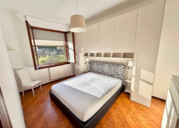 Camera da letto - Bilocale via Emilio Salgari, Genova (zona Pegli) - foto 13