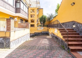 Foto 18 - Trilocale Via Santa Maria dei Monti
 
12, Mascalucia - foto 18