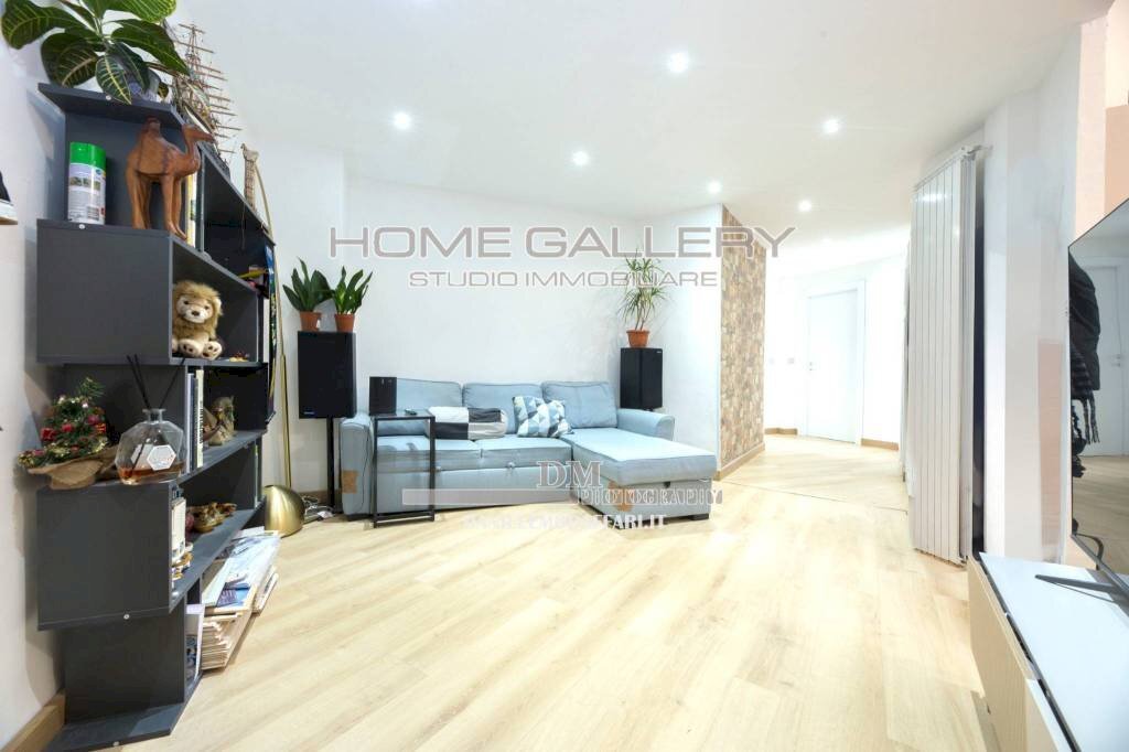 Soggiorno - Quadrilocale via Cesare Battisti, Genova (zona Albaro) - foto 1