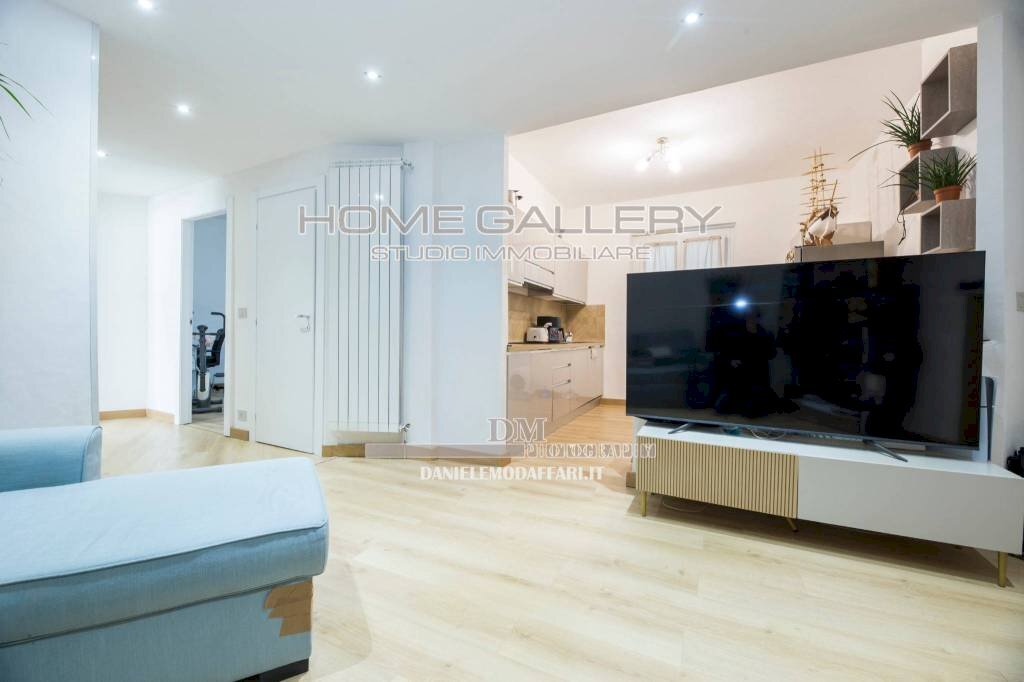 Soggiorno - Quadrilocale via Cesare Battisti, Genova (zona Albaro) - foto 2