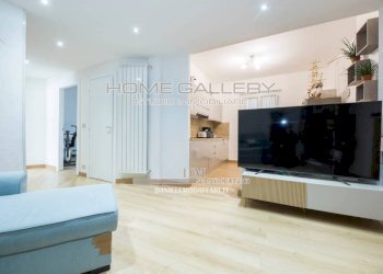 Soggiorno - Quadrilocale via Cesare Battisti, Genova (zona Albaro) - foto 2