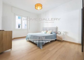 Camera da letto - Quadrilocale via Cesare Battisti, Genova (zona Albaro) - foto 8