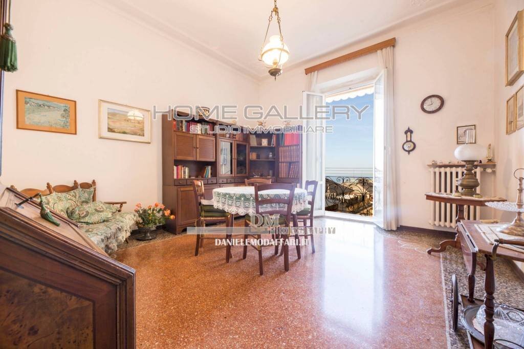 Salone - Quadrilocale via Aldo Acquarone, Genova (zona Castelletto) - foto 2