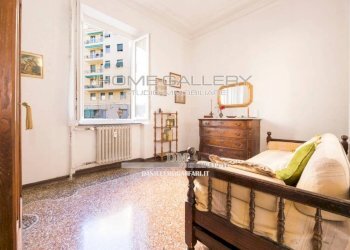 Camera da letto - Quadrilocale via Aldo Acquarone, Genova (zona Castelletto) - foto 11