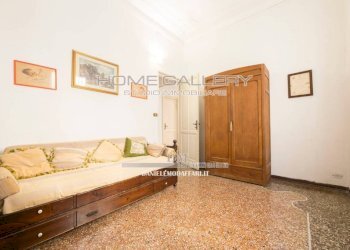 Camera da letto - Quadrilocale via Aldo Acquarone, Genova (zona Castelletto) - foto 12