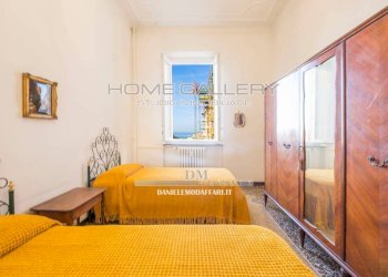 Camera da letto - Quadrilocale via Aldo Acquarone, Genova (zona Castelletto) - foto 13