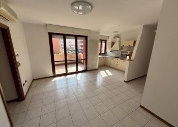 Salone - Three-room apartment via della Costituzione, 7, Casalecchio di Reno - photo 8