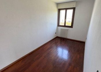Camera da letto - Three-room apartment via della Costituzione, 7, Casalecchio di Reno - photo 19