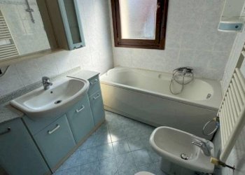 Bagno - Three-room apartment via della Costituzione, 7, Casalecchio di Reno - photo 23