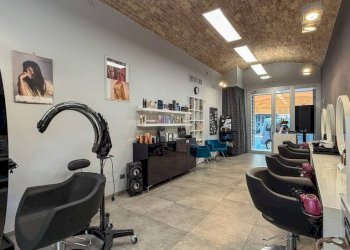 Interno non residenziale - Male - Female Hairdressers via Paolo Boselli, 9, Taggia - photo 3