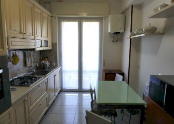 Cucina - Bilocale salita al Forte della Crocetta, 3, Genova (zona Sampierdarena) - foto 8