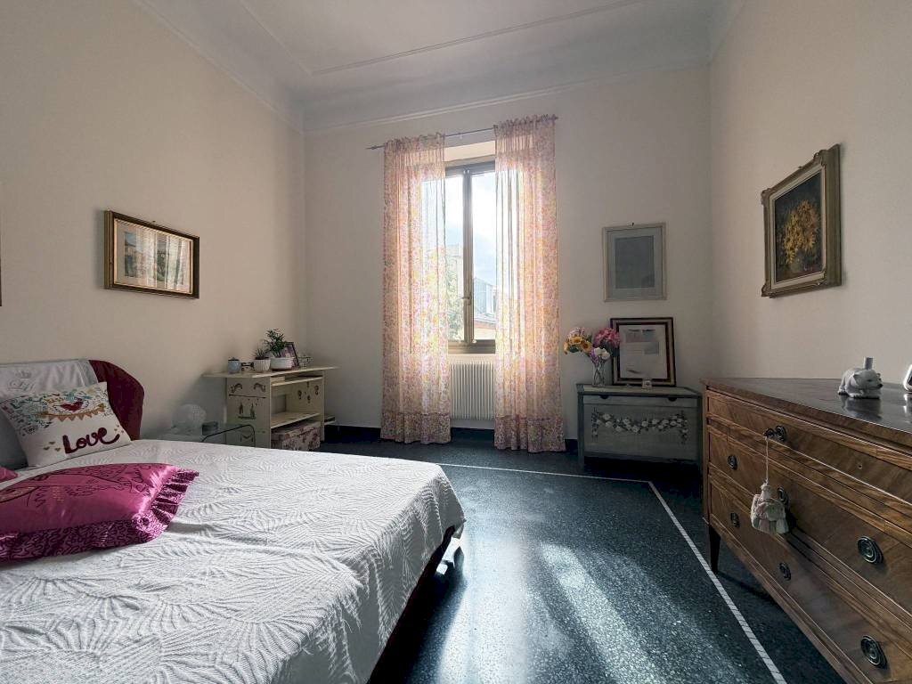 Camera da letto - Appartamento salita di San Francesco, 8, Genova - foto 3