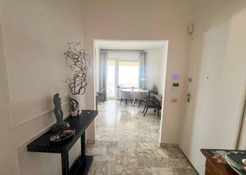 Ingresso - Appartamento via Fratelli Coda, 61, frazione Quinto Al Mare, Genova - foto 3