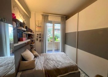 Camera da letto - Appartamento via Fratelli Coda, 61, frazione Quinto Al Mare, Genova - foto 14