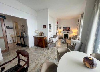 Salone - Appartamento via Fratelli Coda, 61, frazione Quinto Al Mare, Genova - foto 6