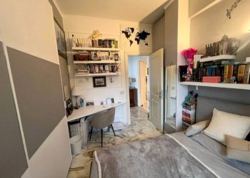 Camera da letto - Appartamento via Fratelli Coda, 61, frazione Quinto Al Mare, Genova - foto 18